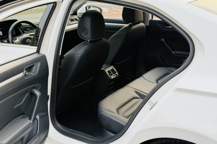 大众 凌渡 2021款 改款 280TSI DSG舒适版中控内饰7002