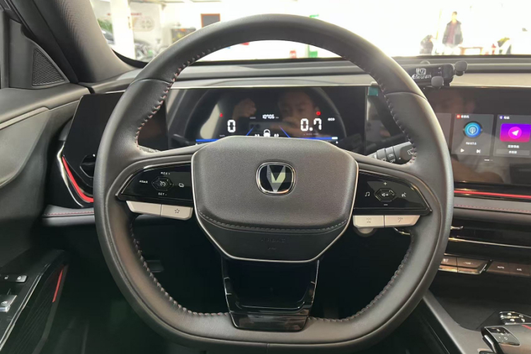 长安X5 PLUS 2025款 1.5T DCT高能版中控内饰7004