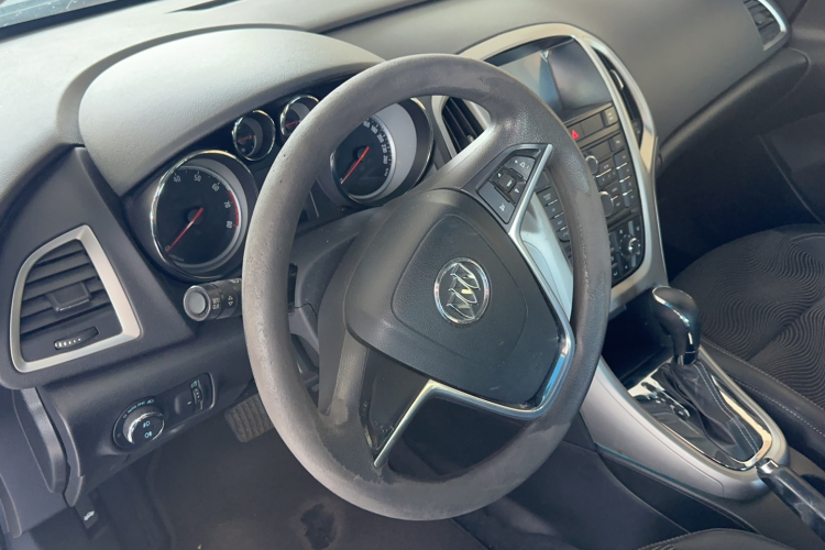 别克 英朗 2014款 XT 1.6L 自动时尚版中控内饰7002