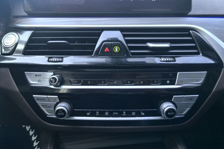 宝马5系 2021款 改款 530Li 领先型 豪华套装局部细节16