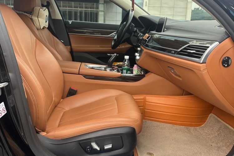 宝马7系 2018款 730Li 领先型 卓越套装中控内饰7007