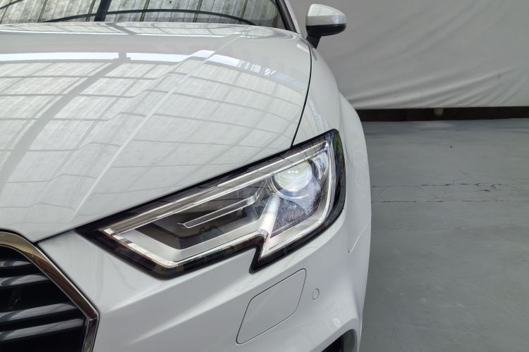 奥迪A3 2018款 30周年年型 Limousine 35 TFSI 时尚型车身外观6011