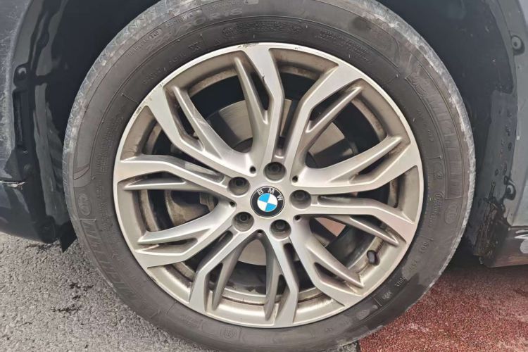 宝马X1 2019款 sDrive20Li 领先型车身外观6004