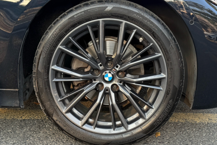 宝马3系 2021款 改款 325Li M运动曜夜套装车身外观6004