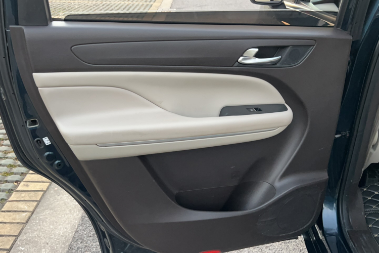 广汽传祺 传祺M6 2019款 270T DCT精英版（七座）国VI中控内饰7004