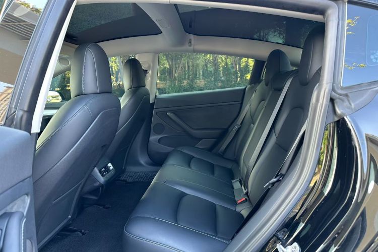 特斯拉 Model 3 2022款 后轮驱动版中控内饰7002