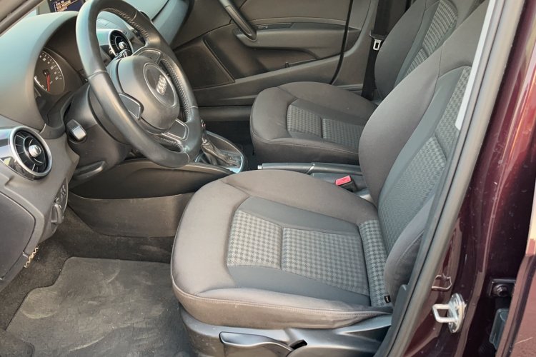 奥迪A1 2014款 30 TFSI Sportback时尚型局部细节19