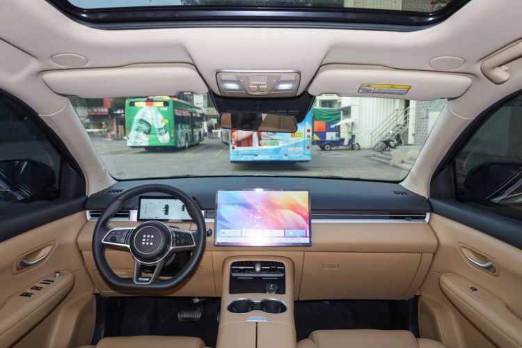 蓝电E5 PLUS 2025款 165km 长续航版PLUS 7座中控内饰7002