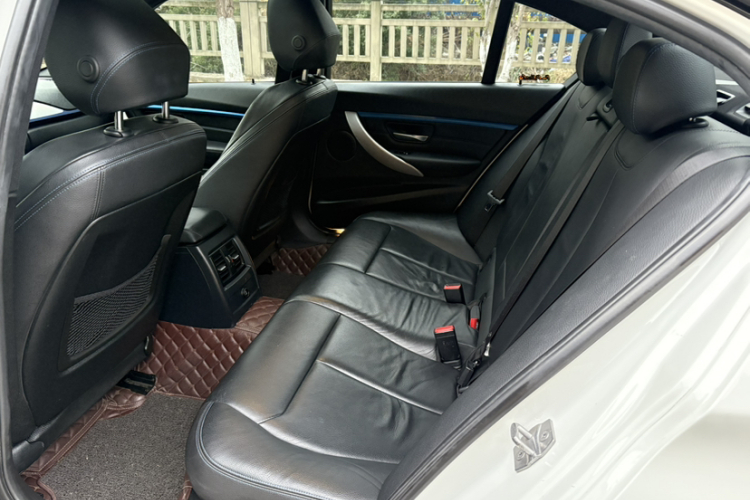 宝马3系 2018款 320i M运动套装中控内饰7003