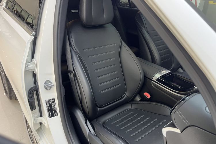 奔驰C级 2022款 C 200 L 运动版中控内饰7007