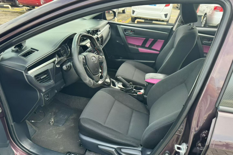 丰田 雷凌 2016款 双擎 1.8H GS E-CVT精英天窗版中控内饰7001