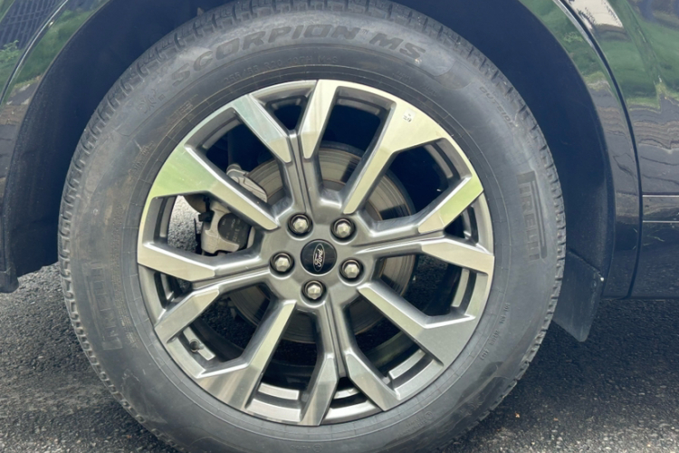 福特 2023款 锐界L 2.0T EcoBoost E混动四驱七座至尊型车身外观6002