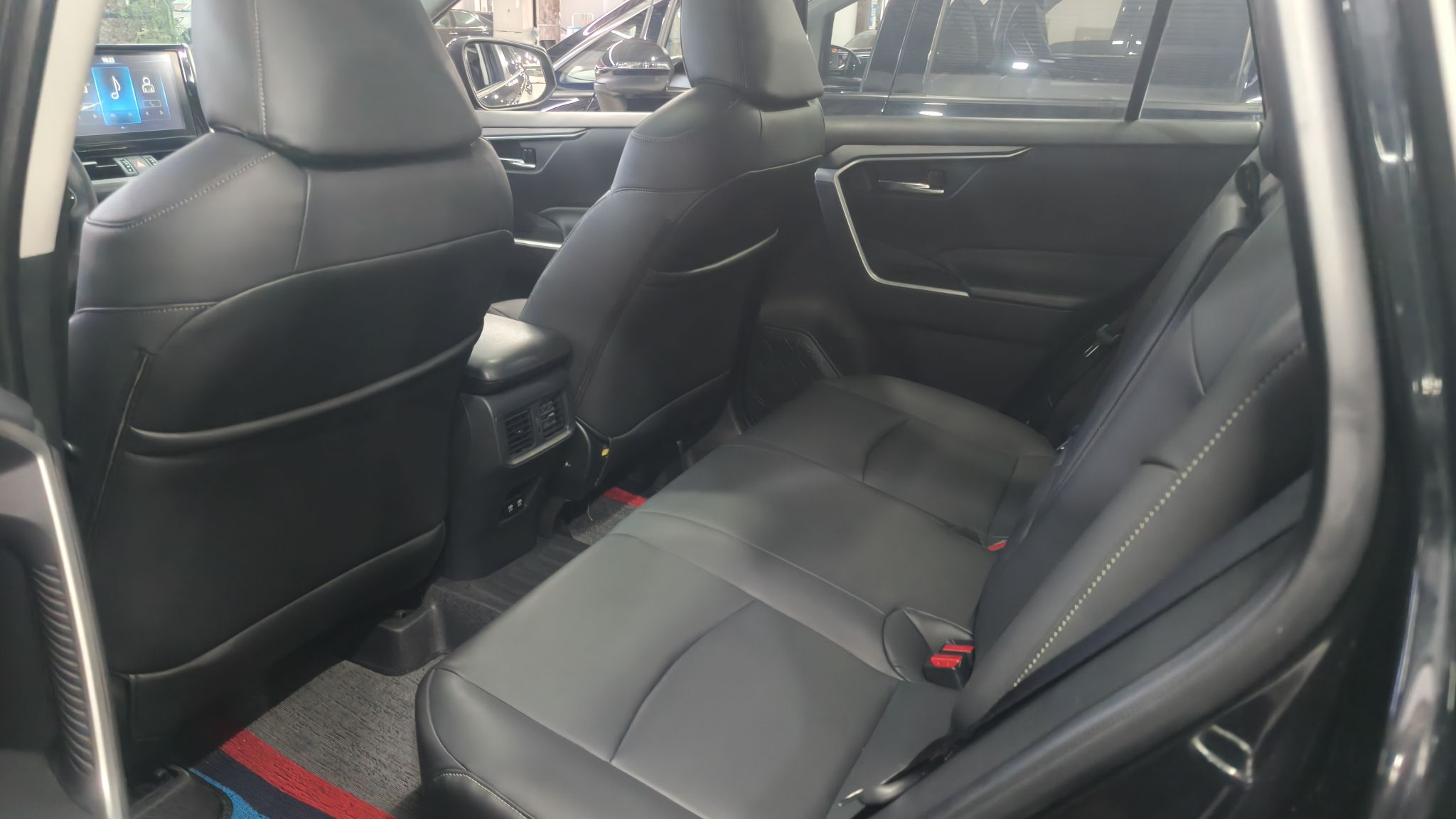 2020款 RAV4荣放 2.0L CVT四驱风尚版图片