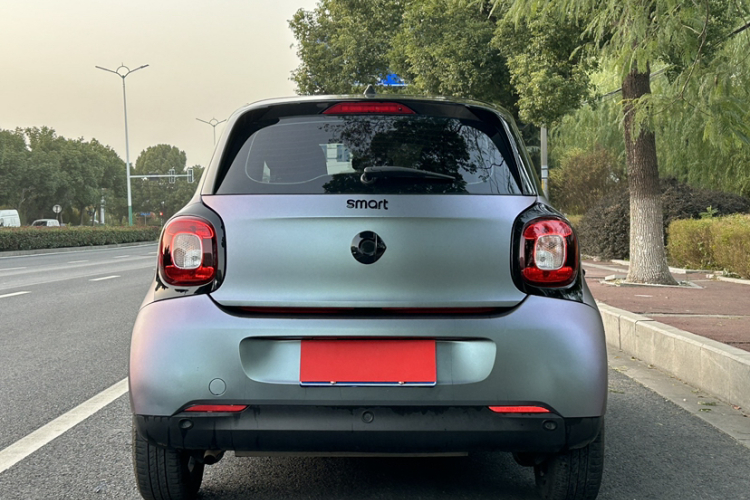 smart forfour 2016款 0.9T 66千瓦先锋版车身外观6007