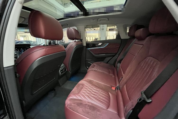 红旗HS5 2022款 2.0T 智联旗领四驱版中控内饰7003