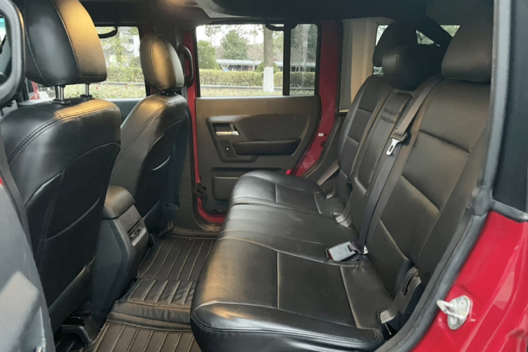 北京越野 北京BJ40 2016款 40L 2.3T 自动两驱豪华版中控内饰7002