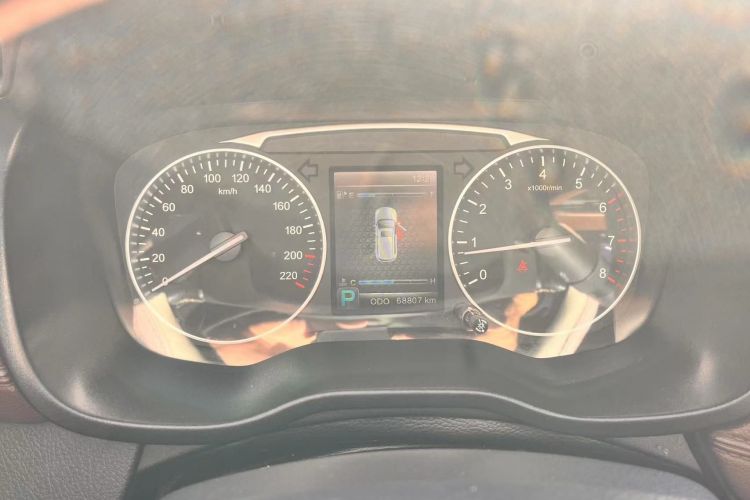 SWM斯威汽车 SWM斯威X7 2017款 1.5T 自动智享型 7座中控内饰15