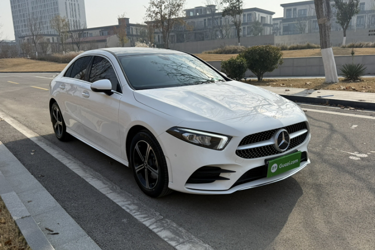 奔驰A级 2022款 改款三 A 200 L 运动轿车时尚型车身外观6005