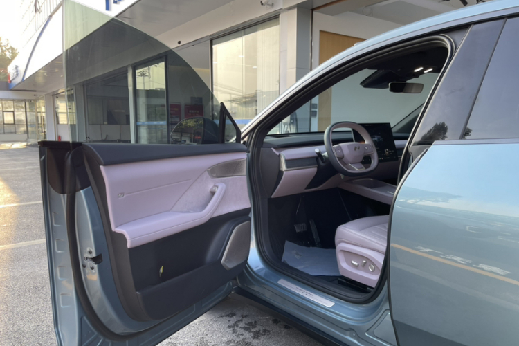 乐道L60 2024款 60kWh 后驱版中控内饰7005