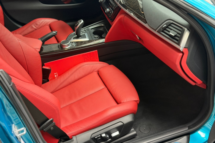 宝马4系 2020款 430i Gran Coupe M运动曜夜版中控内饰7007