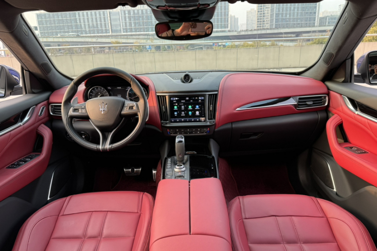 玛莎拉蒂 Levante 2023款 3.0T Modena中控内饰7002