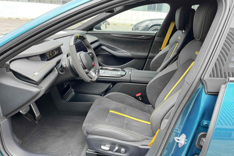 小米汽车 小米SU7 Ultra 2025款 Ultra中控内饰7002