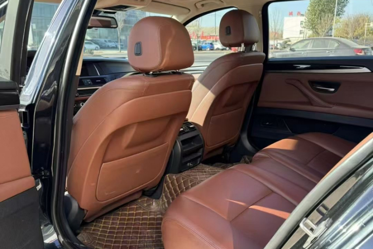 宝马5系 2017款 525Li 领先型中控内饰7002