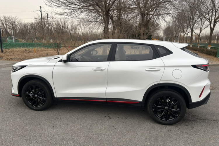 长安X5 PLUS 2026款 第二代 1.5T 超越PRO车身外观6004