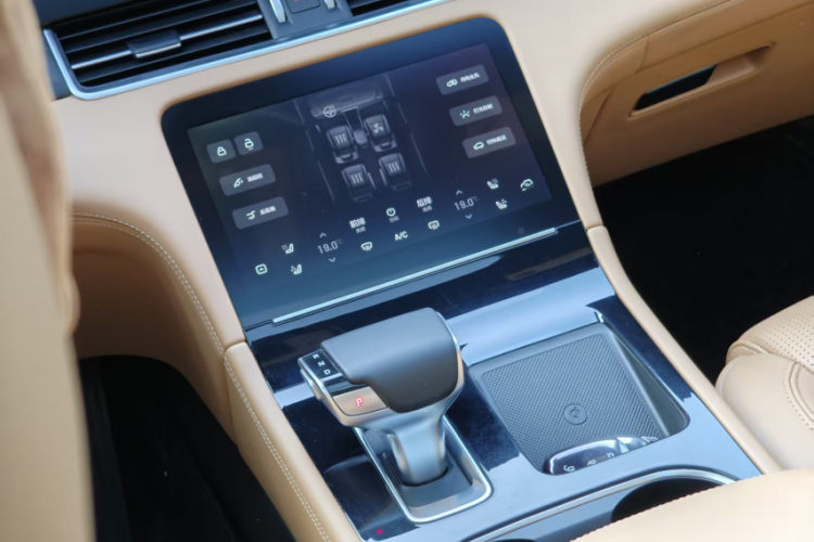 理想汽车 理想ONE 2021款 增程6座版中控内饰7005