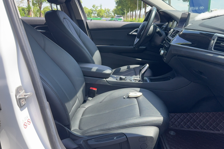 宝马1系 2020款 120i 时尚型局部细节41