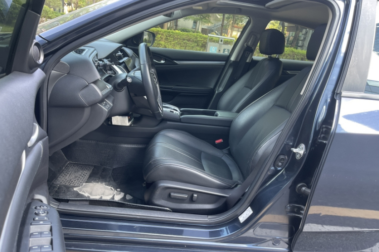 本田 思域 2016款 220TURBO CVT尊耀版中控内饰7004