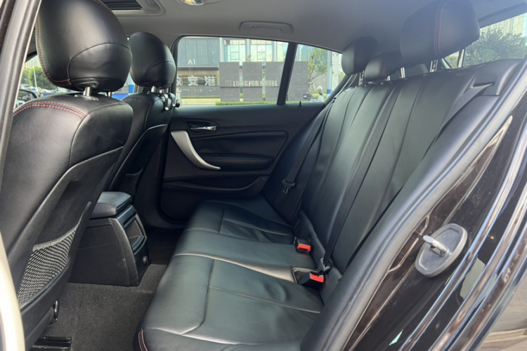 宝马1系(进口) 2016款 118i 领先型中控内饰7004