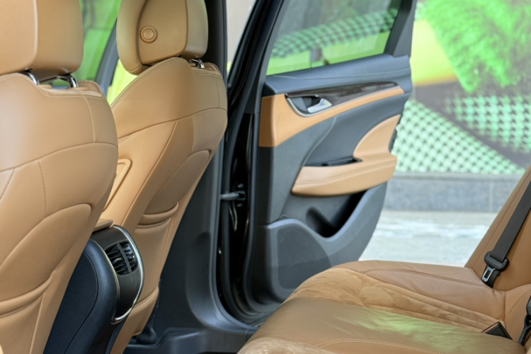 别克 君越 2019款 28T 尊贵型中控内饰7008