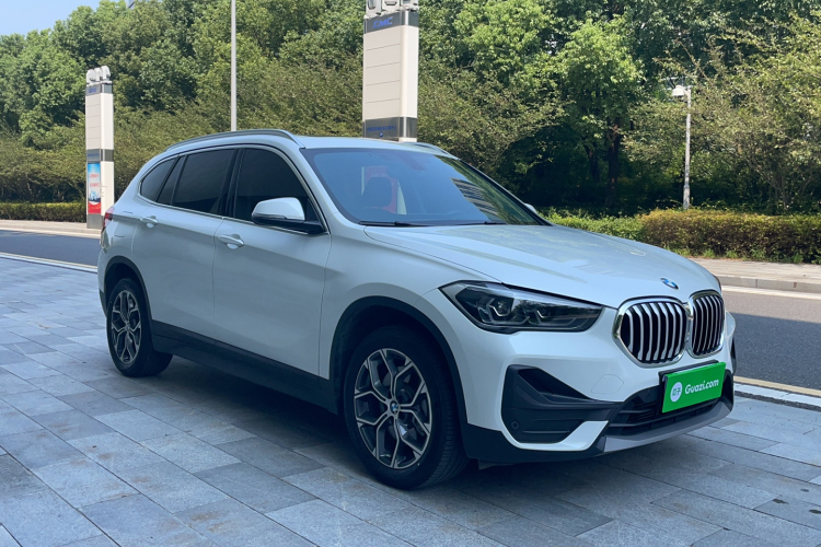 宝马X1 2022款 sDrive25Li 领先型车身外观6002