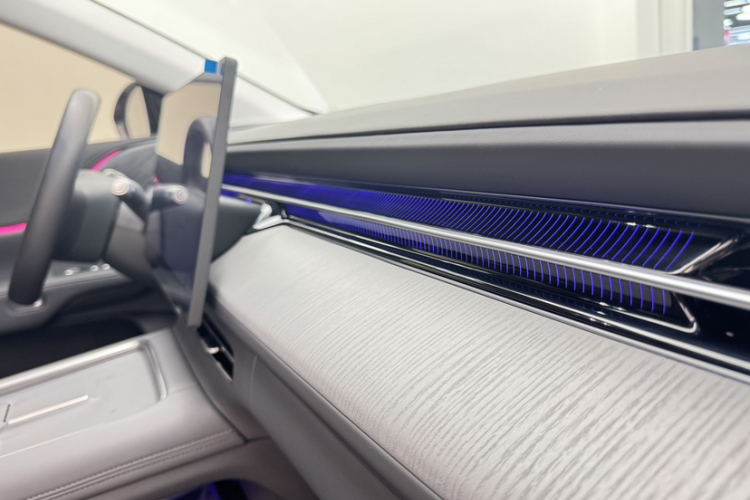 小鹏G6 2025款 625 长续航 Max 科技版中控内饰7013