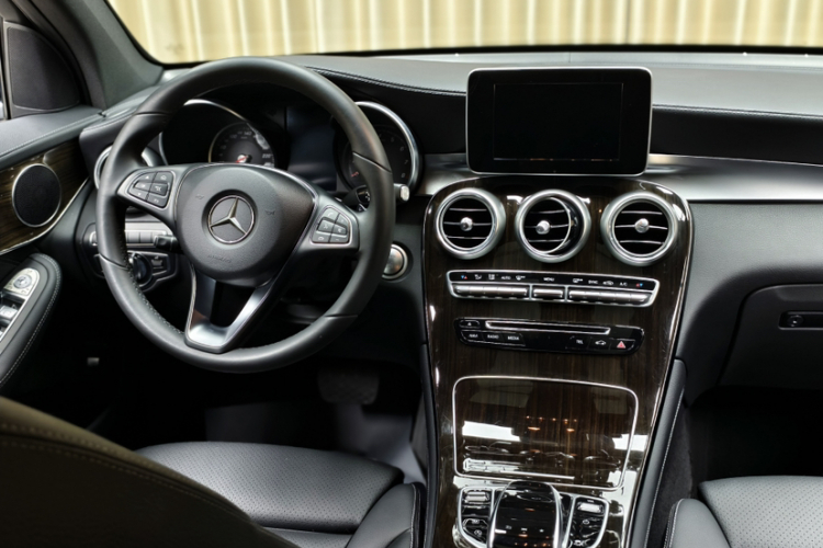 奔驰GLC 2017款 GLC 260 4MATIC 豪华型中控内饰7008