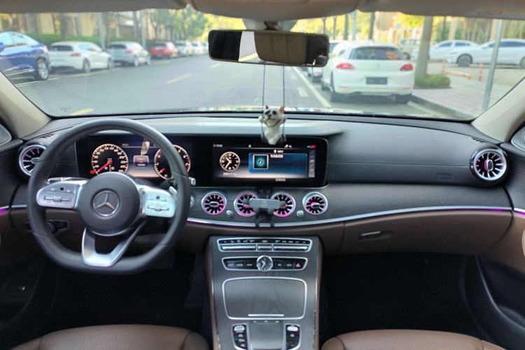 奔驰E级 2020款 改款 E 300 L 运动时尚型中控内饰7005