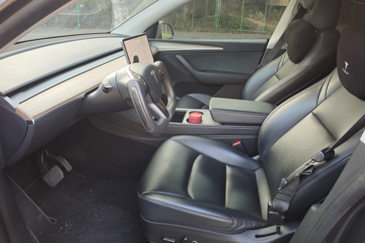 特斯拉 Model Y 2021款 标准续航后驱版中控内饰7002