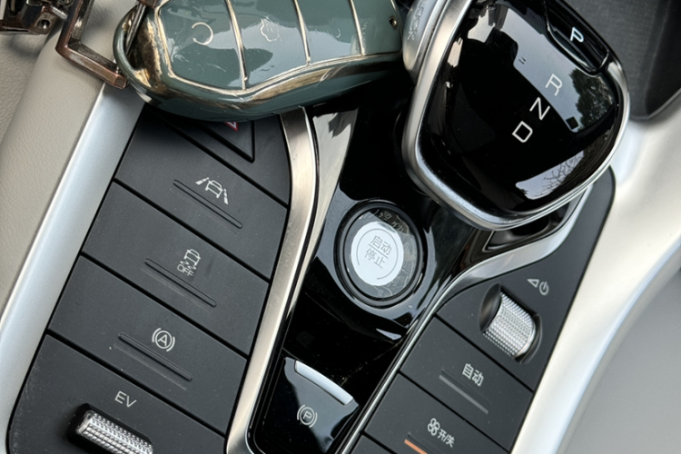 比亚迪 宋Pro新能源 2022款 DM-i 110km 旗舰型中控内饰7009