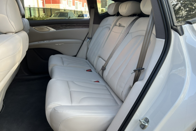 智己汽车 智己LS7 2025款 焕新版 Ultra中控内饰7007