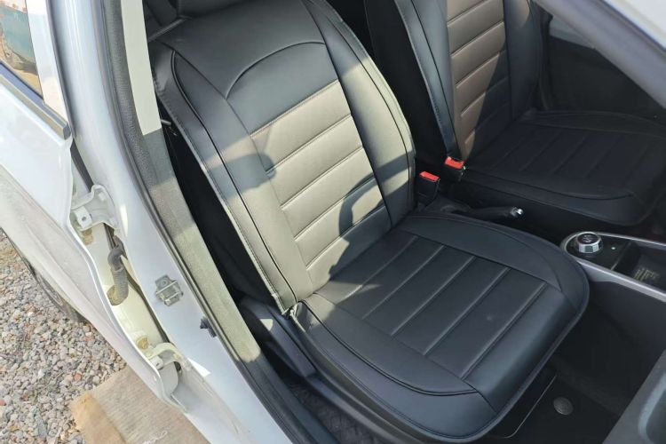 长安欧尚 奔奔E-Star 2021款 国民版 心悦版（快充版）磷酸铁锂（31.18kWh）局部细节41