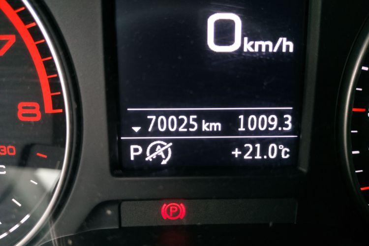 奥迪A3 2018款 30周年年型 Limousine 35 TFSI 进取型中控内饰15