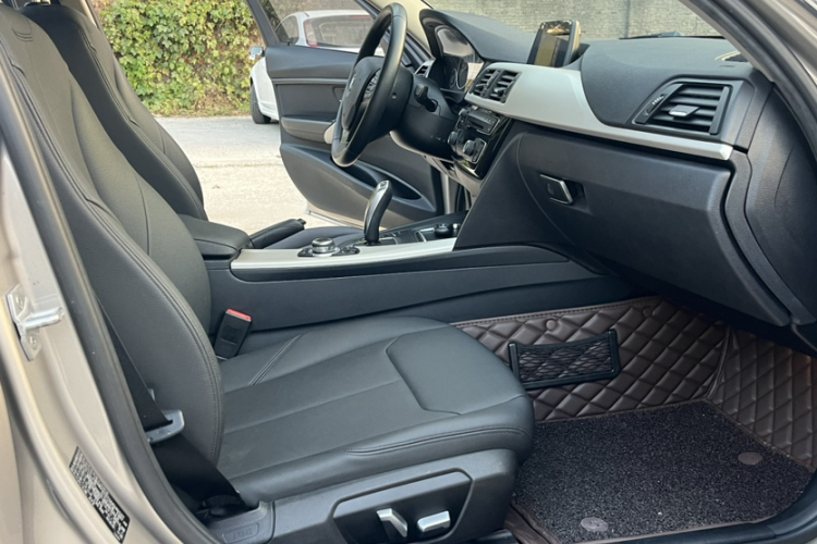 宝马3系 2016款 320Li 时尚型局部细节41