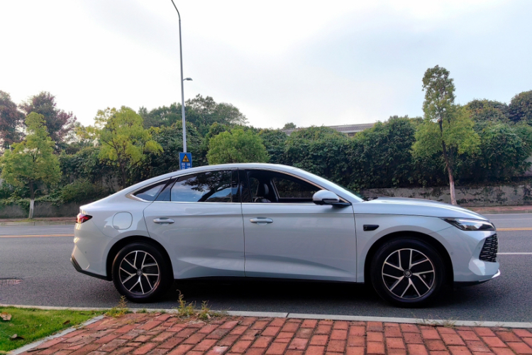 比亚迪 秦L 2025款 DM-i 智驾版 120KM超越型车身外观6005