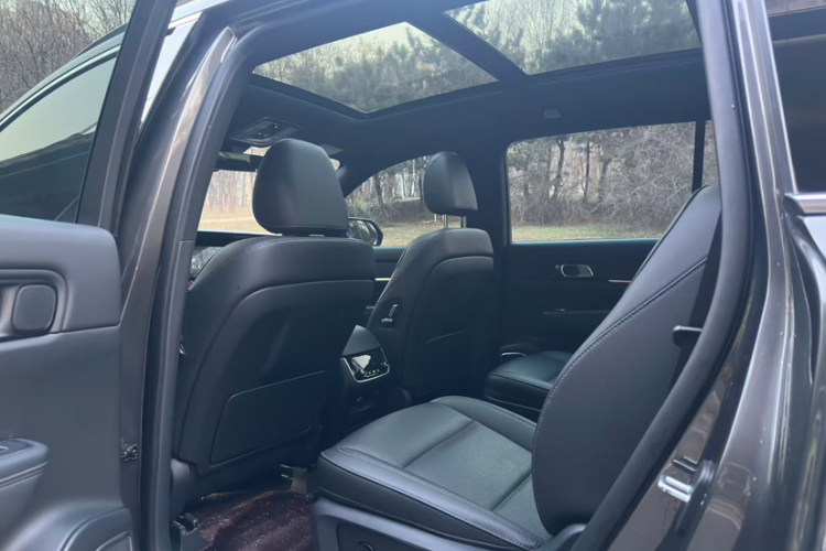 理想汽车 理想ONE 2021款 增程6座版中控内饰7006