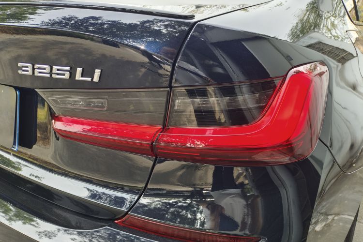 宝马3系 2022款 改款 325Li M运动曜夜套装车身外观6006