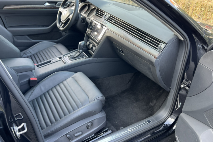 大众 迈腾 2019款 330TSI DSG 豪华型 国V中控内饰7004