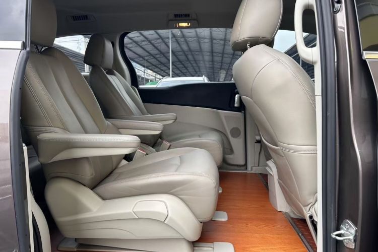 别克GL8 2023款 陆上公务舱 舒适型中控内饰7006