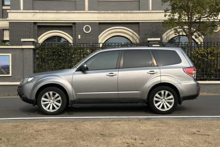 斯巴鲁 森林人 2011款 2.5XS 自动豪华版车身外观6004