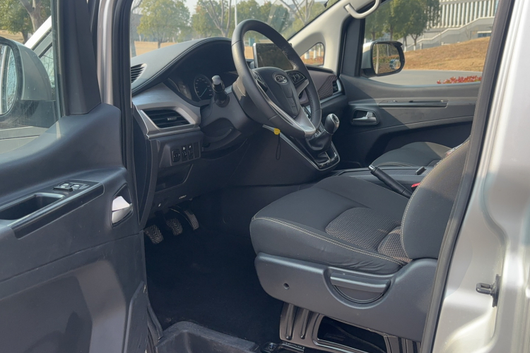 江淮瑞风 瑞风M3 2023款 PLUS 1.8L 9座智联版中控内饰7001